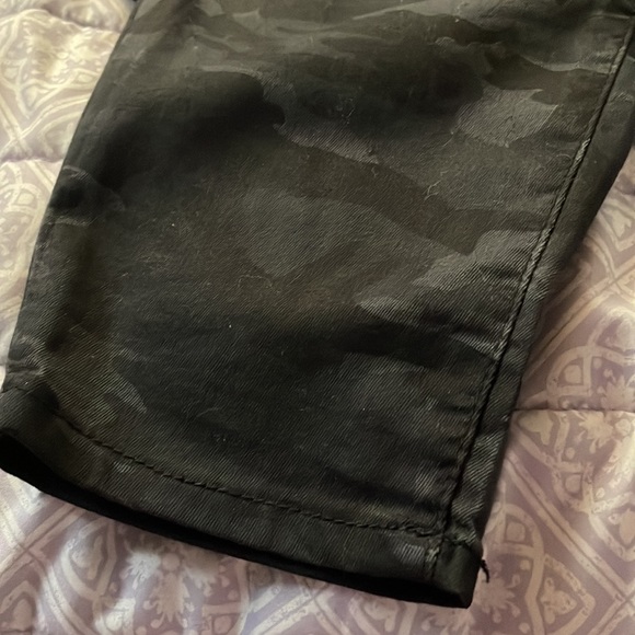 Black Camo jeans. Pull on . Cute and comfortable - Picture 4 of 4